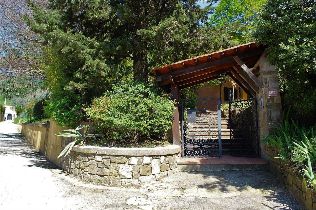 Guardalaluna Villa Pian di Scò Buitenkant foto