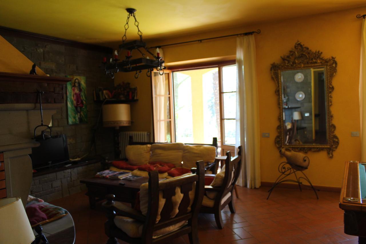 Guardalaluna Villa Pian di Scò Buitenkant foto